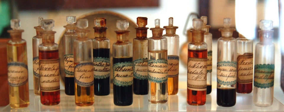 Dalla quintessenza all'olio essenziale